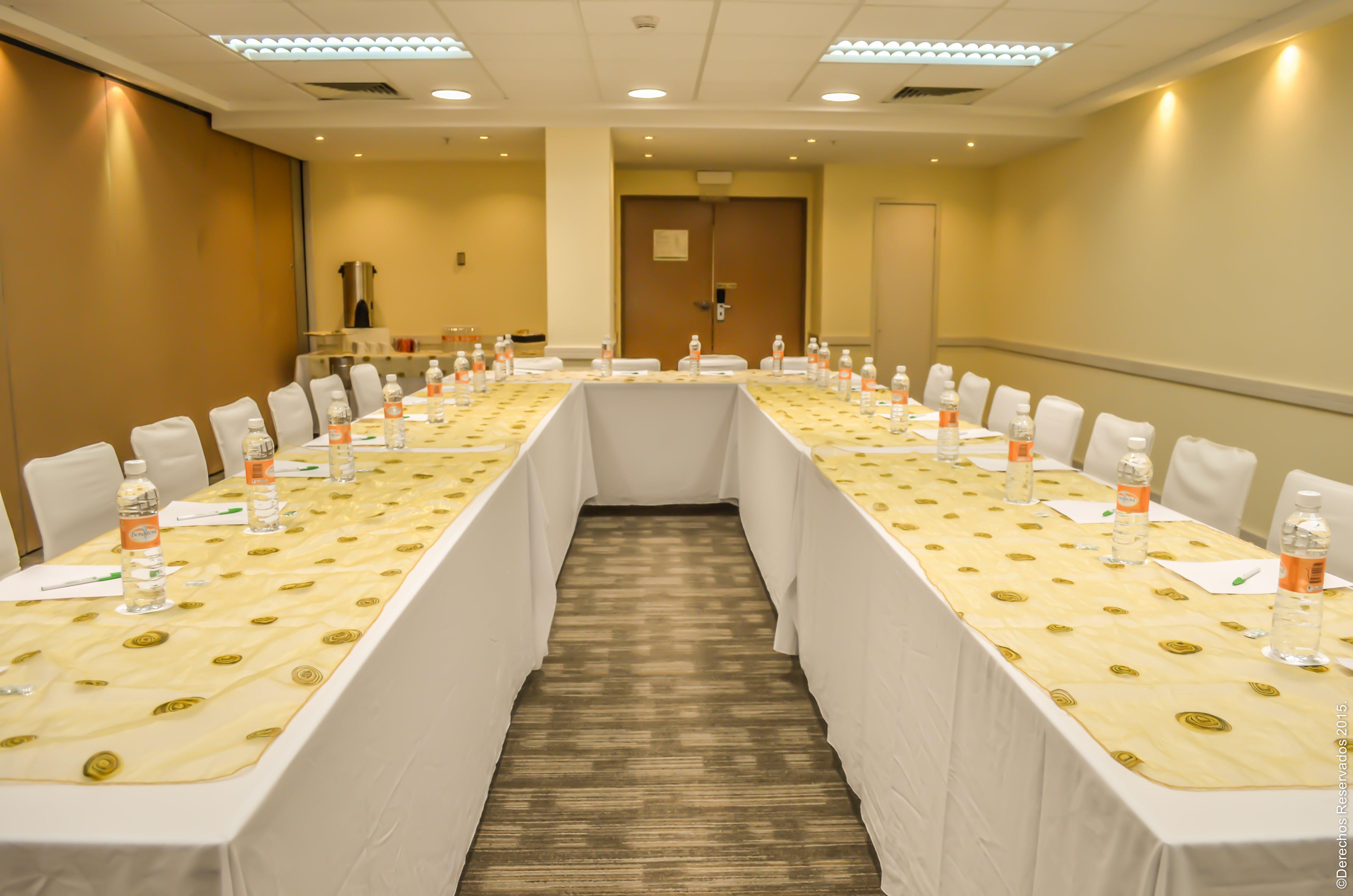 Holiday Inn Leon-Convention Center By Ihg Esterno foto