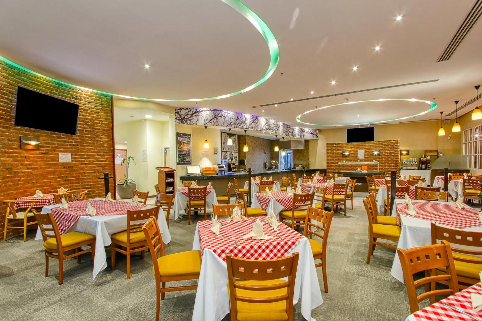 Holiday Inn Leon-Convention Center By Ihg Esterno foto